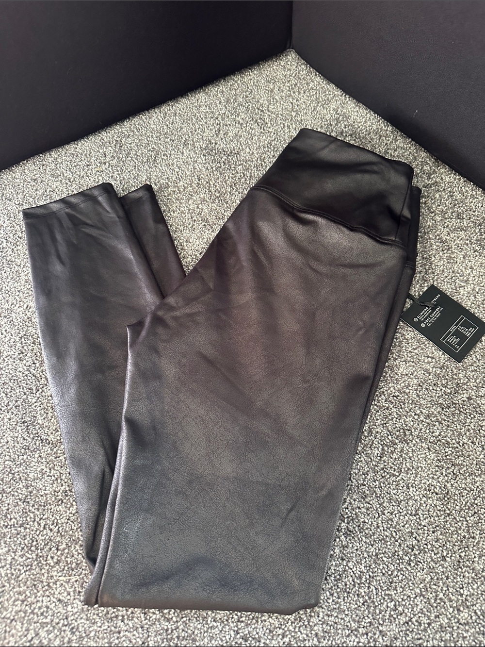 Simply Vera High Rise Shaping faux leather leggings
